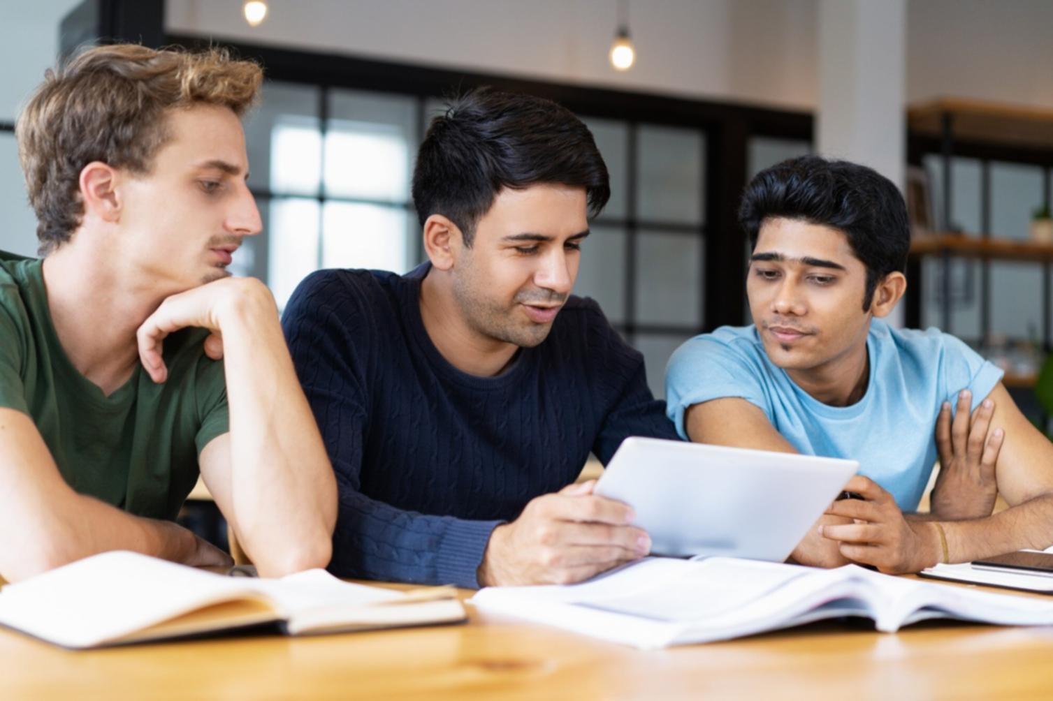 Заняття з відновлювальної йоги в спокійній атмосфері